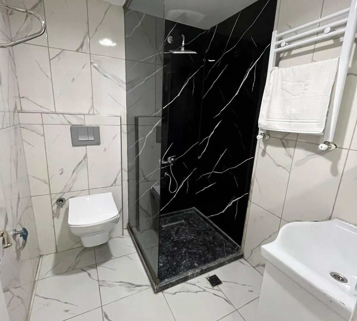 Montenegro Hotel イスタンブール トルコ
