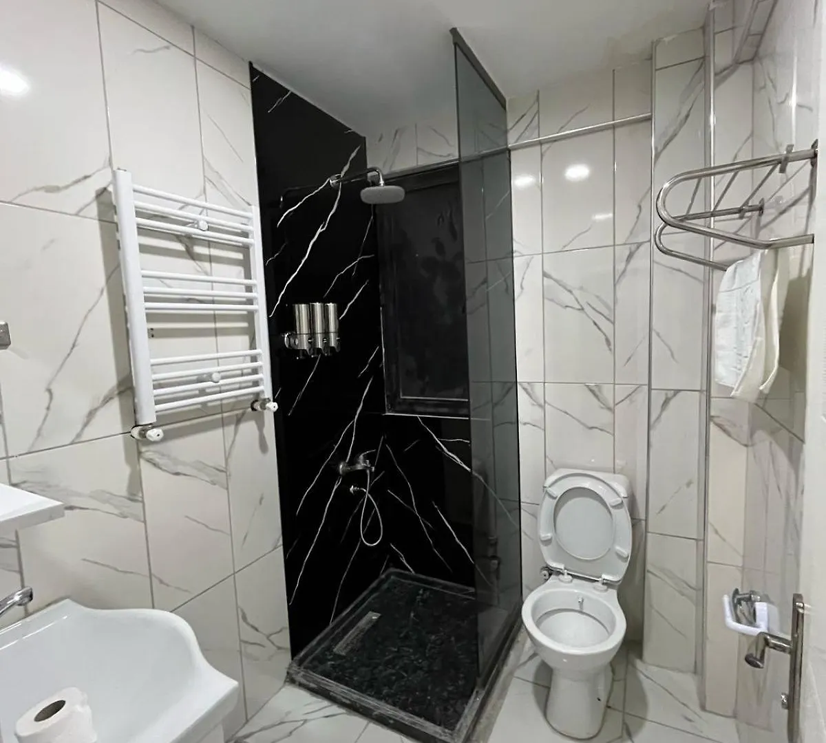 Montenegro Hotel イスタンブール 2*,  トルコ