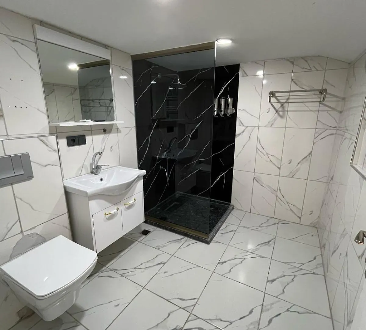 Montenegro Hotel イスタンブール